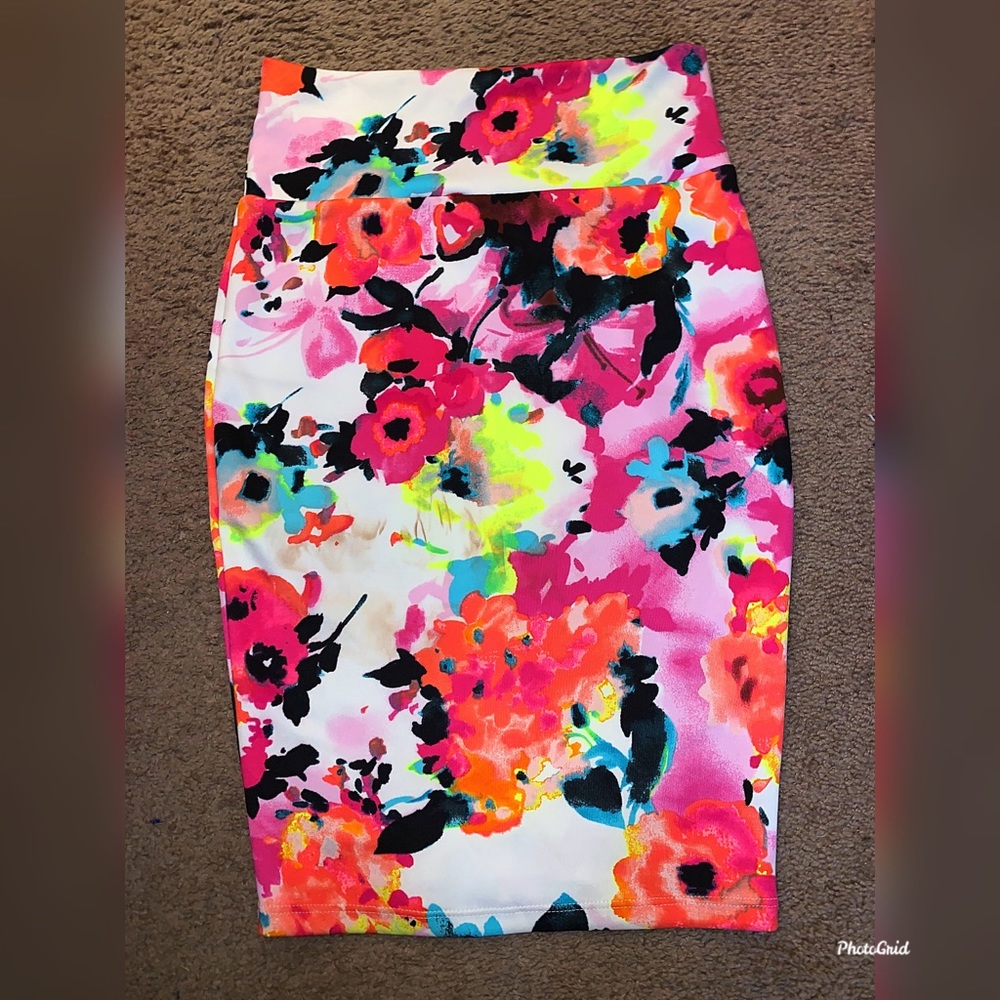 Bright colored floral print Pencil skirt